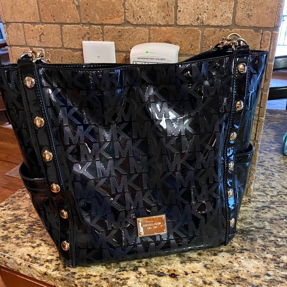 MK Handbag - Picture 3 of 16